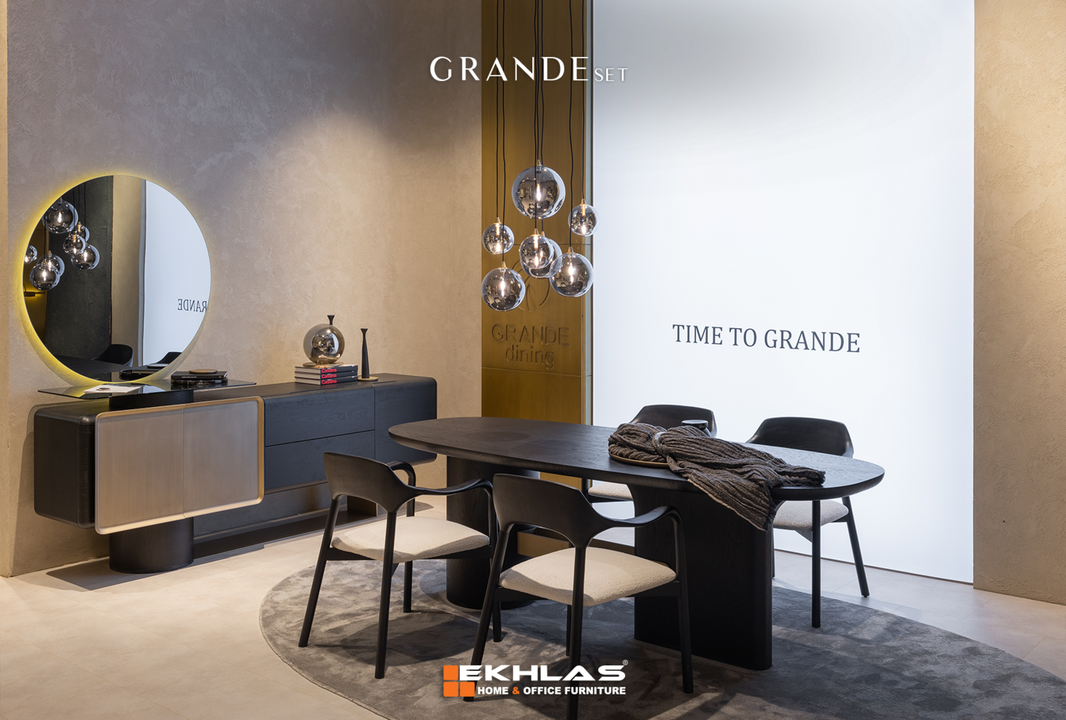 Grand dining set