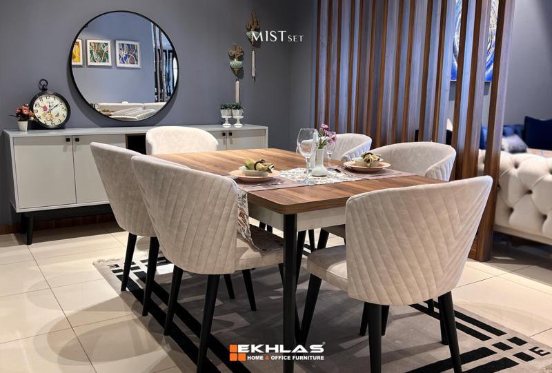 Mist dining room
