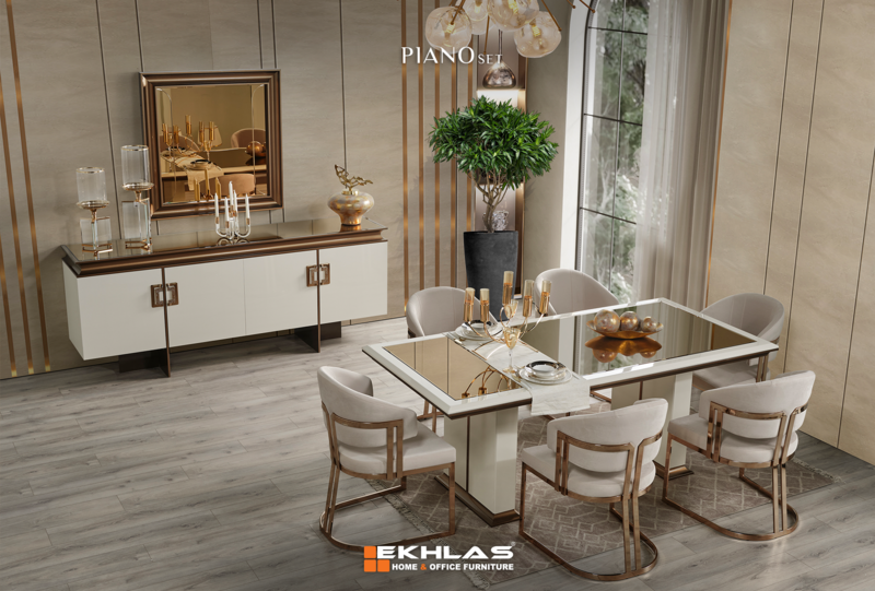 Piano dining room