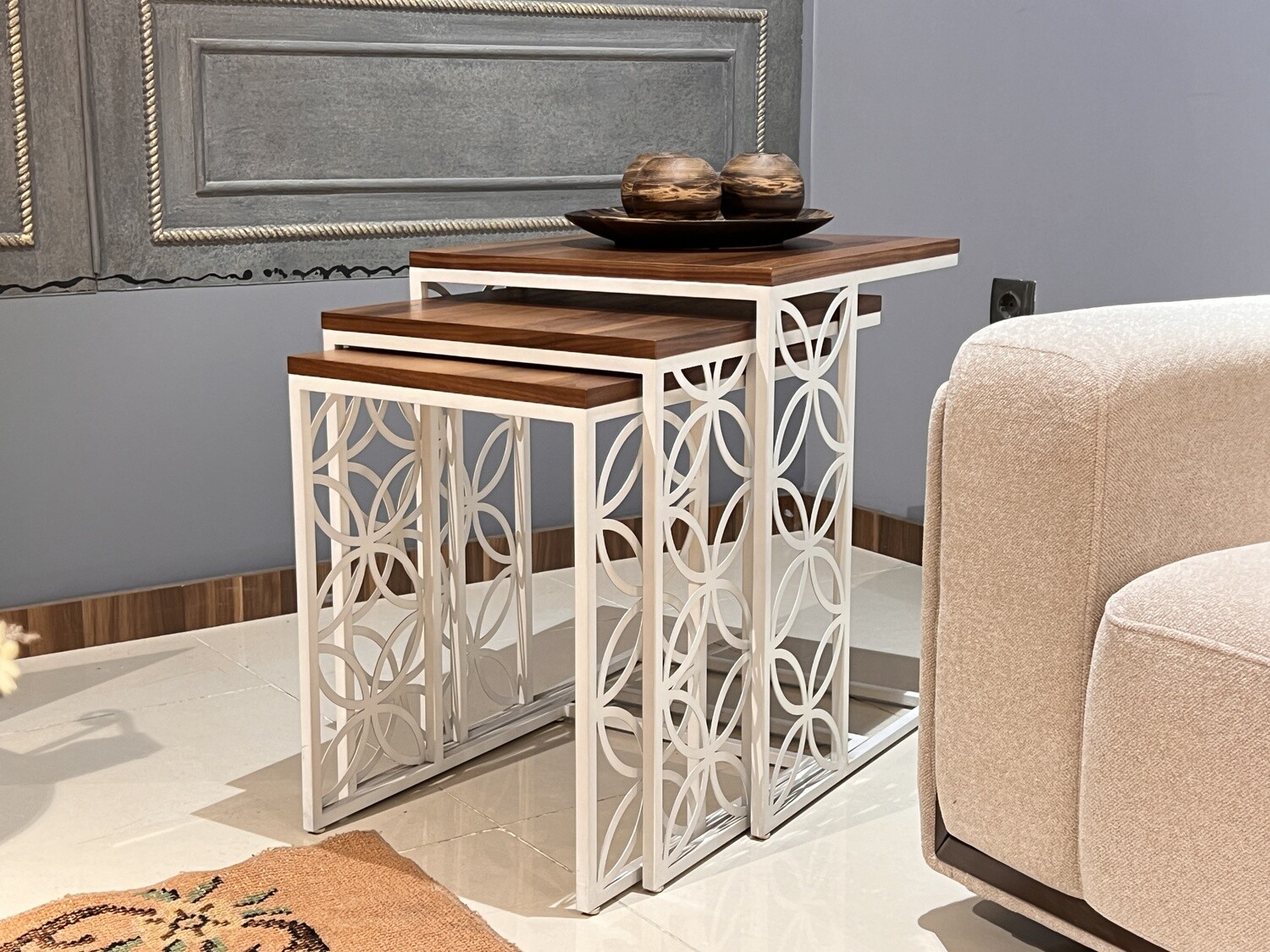 Elegant table
