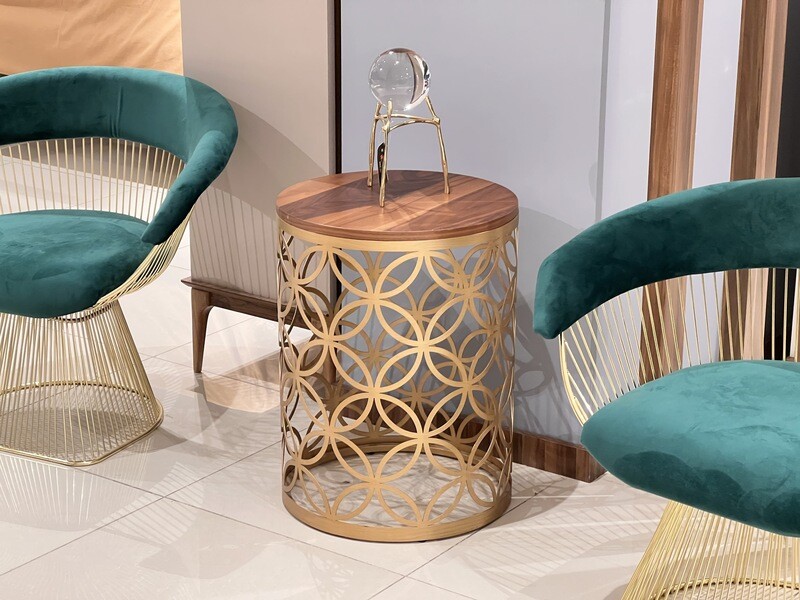 rose table