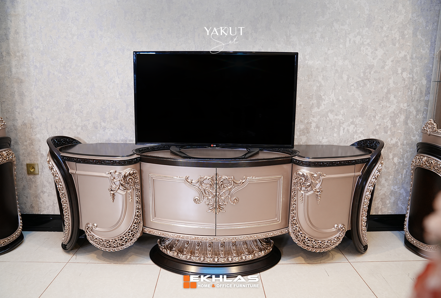 Yakut Tv table