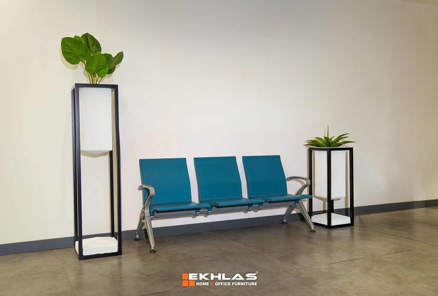 22018 Waiting chair