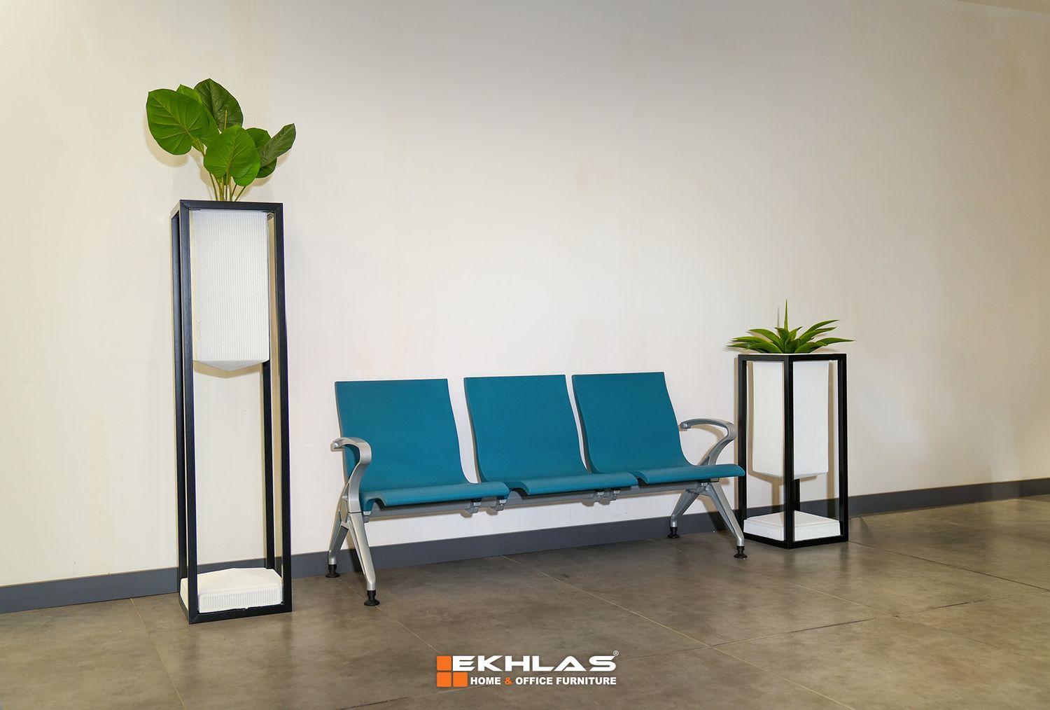 22022 Waiting chair