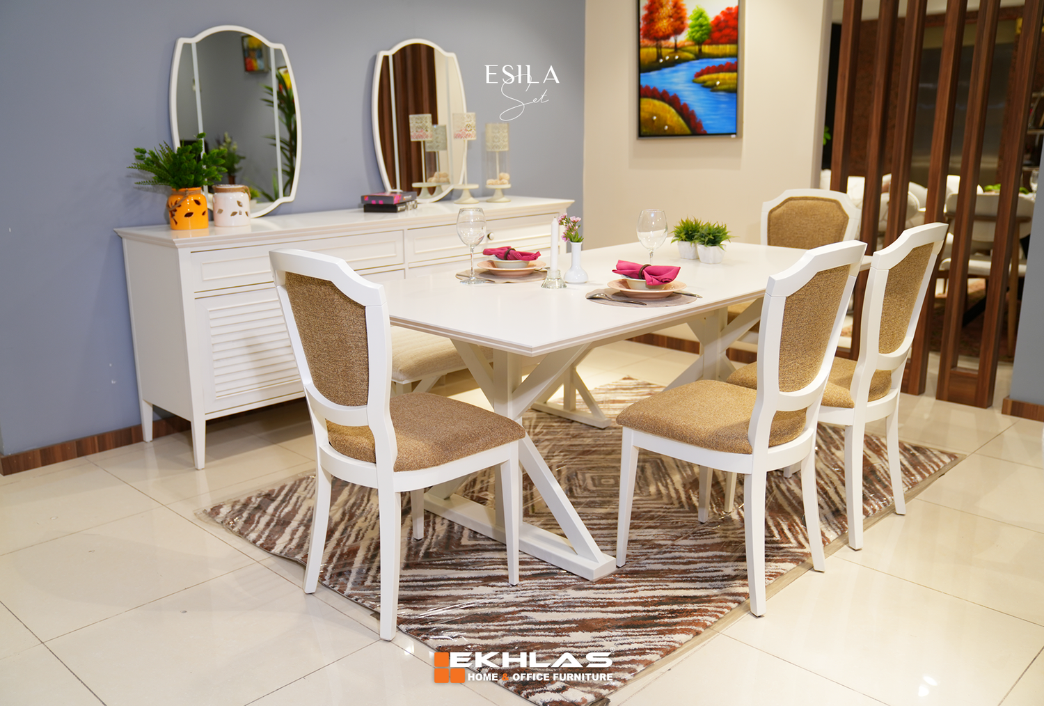 Esila dining room