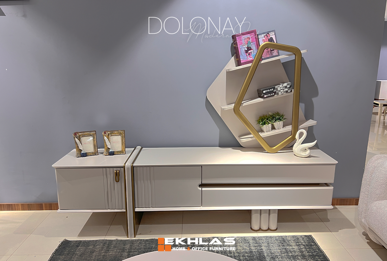 Dolonay  TV unit