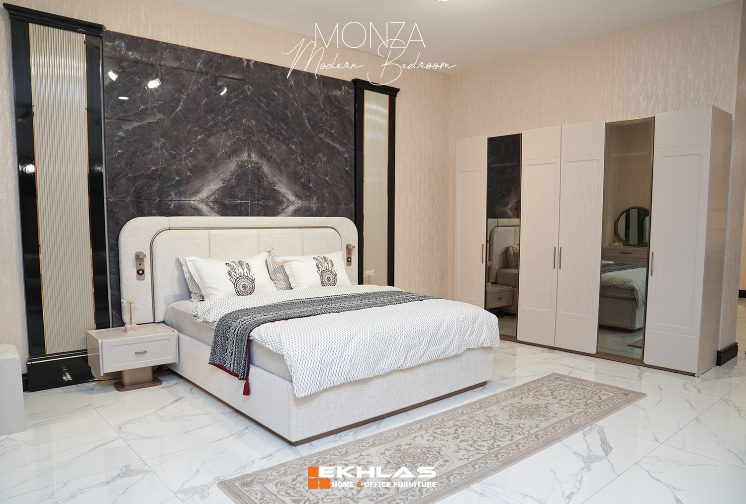 Monza bedroom