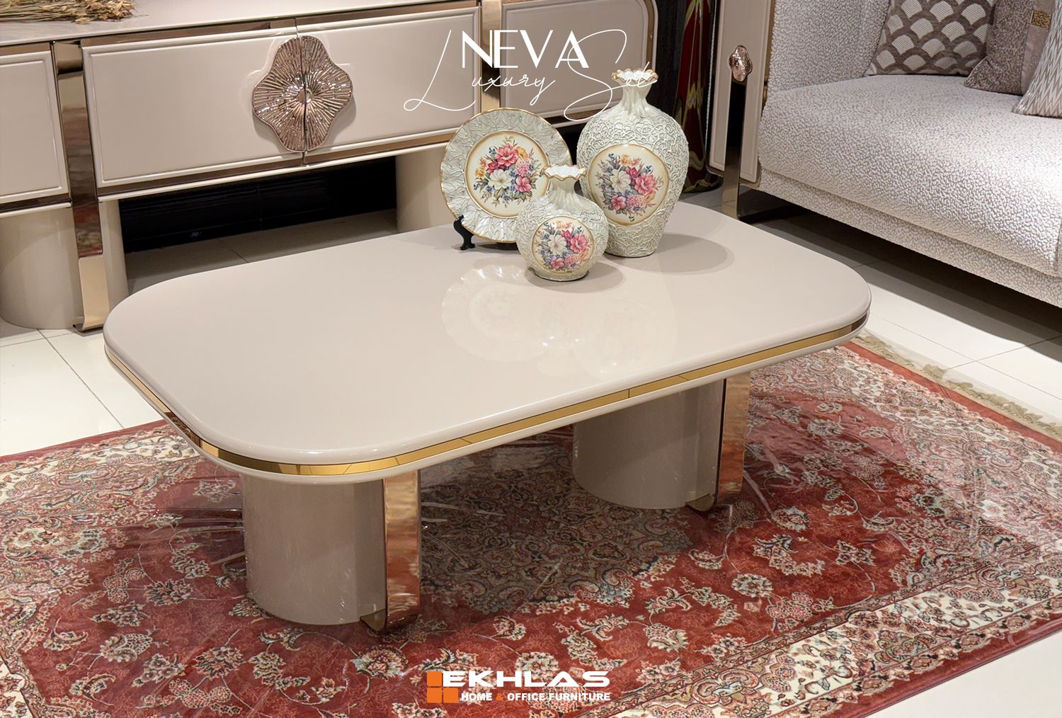 Neva middle table