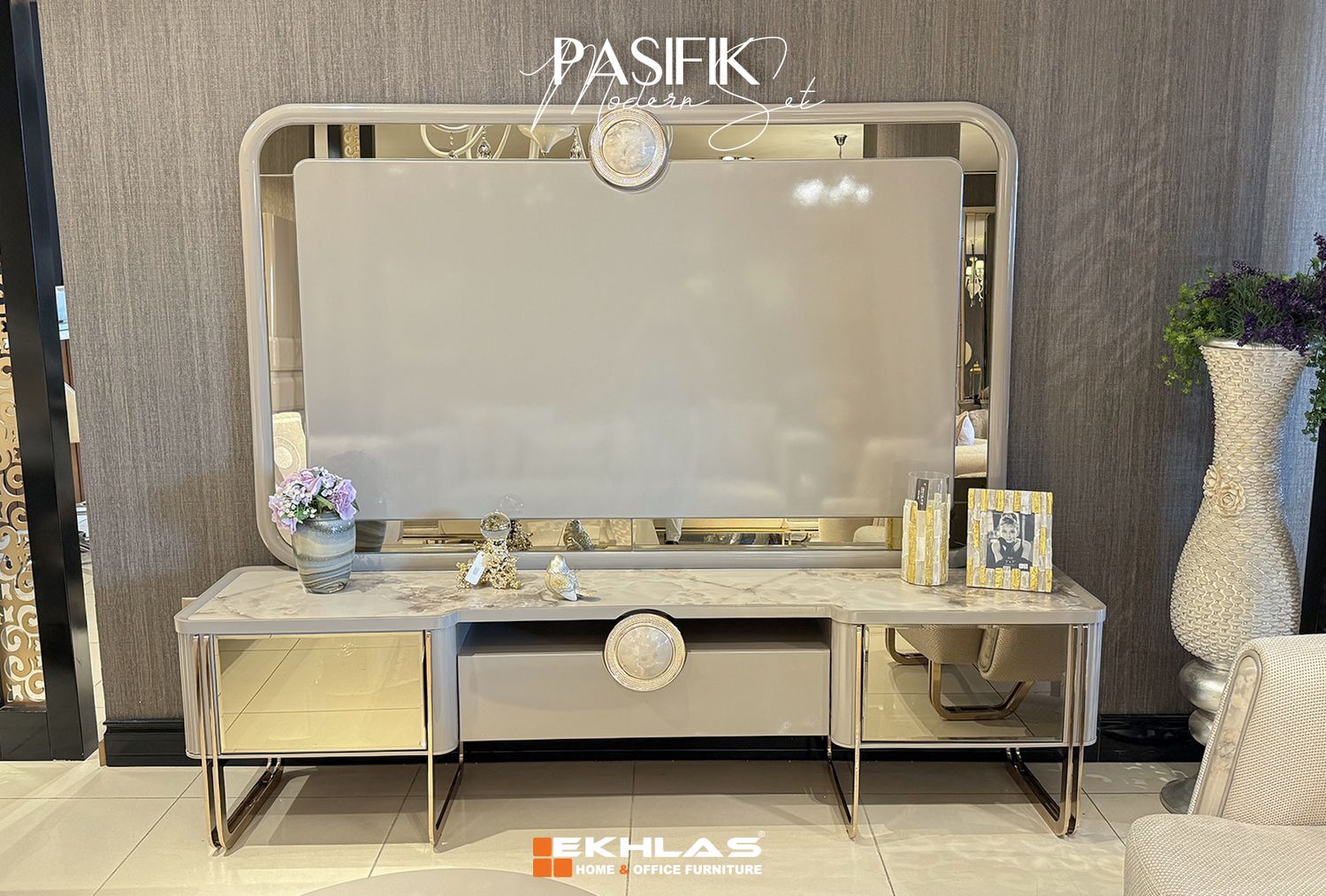 Pasifik tv table