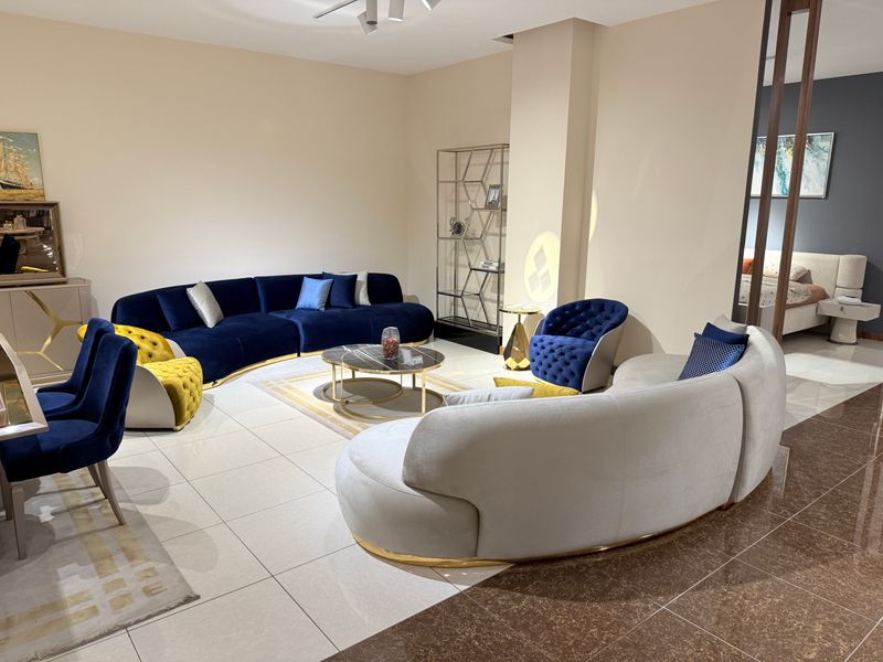 Damla and Verona set