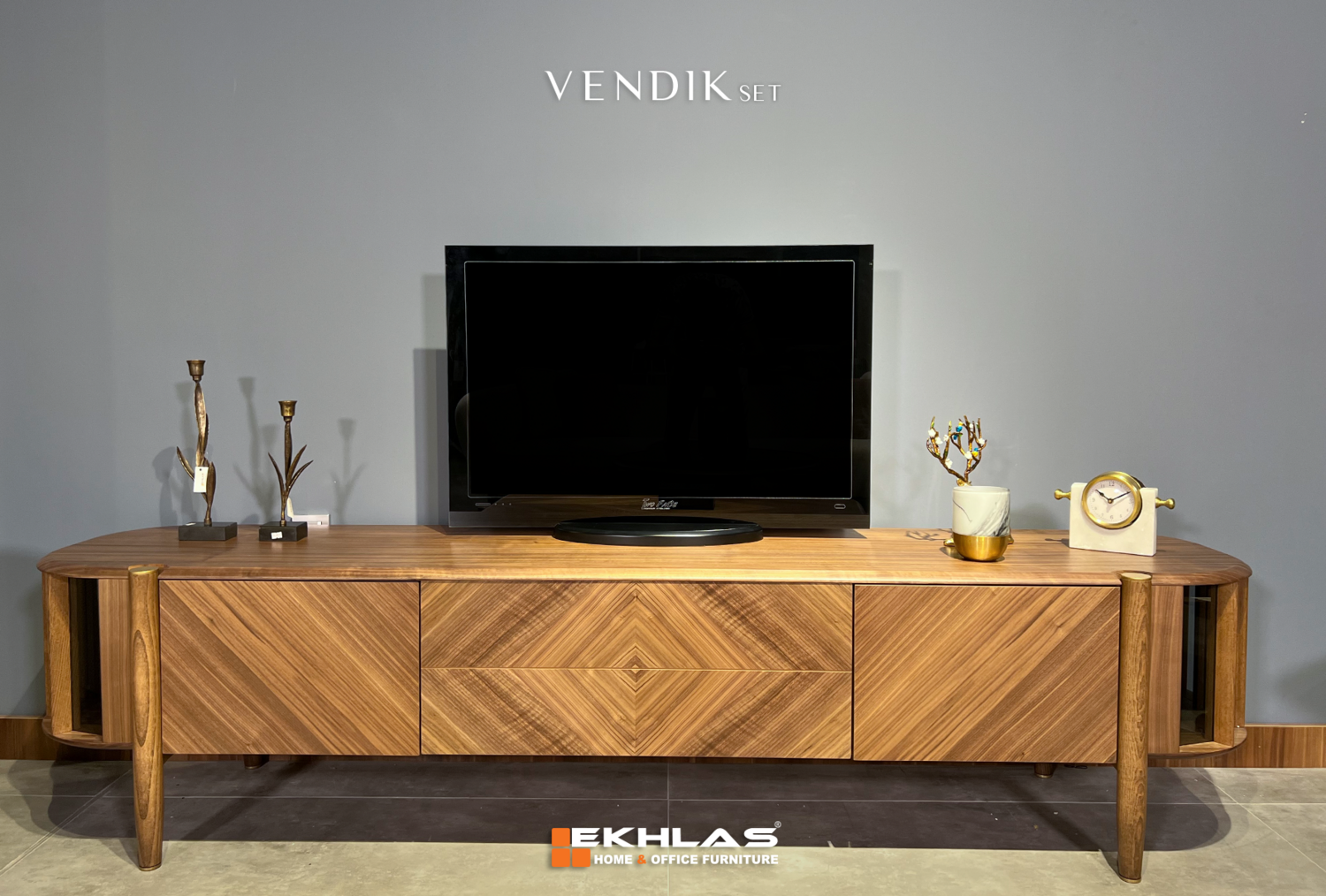 Venedik tv Table