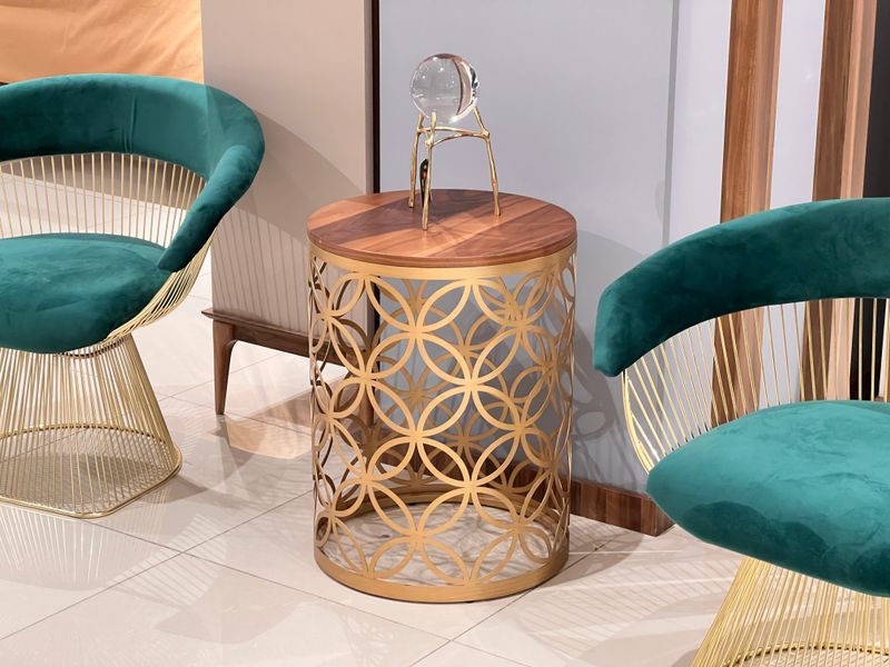 rose table