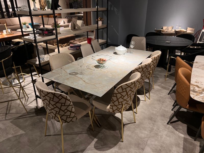 concrate dining table