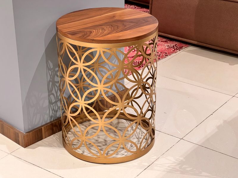 Rose table