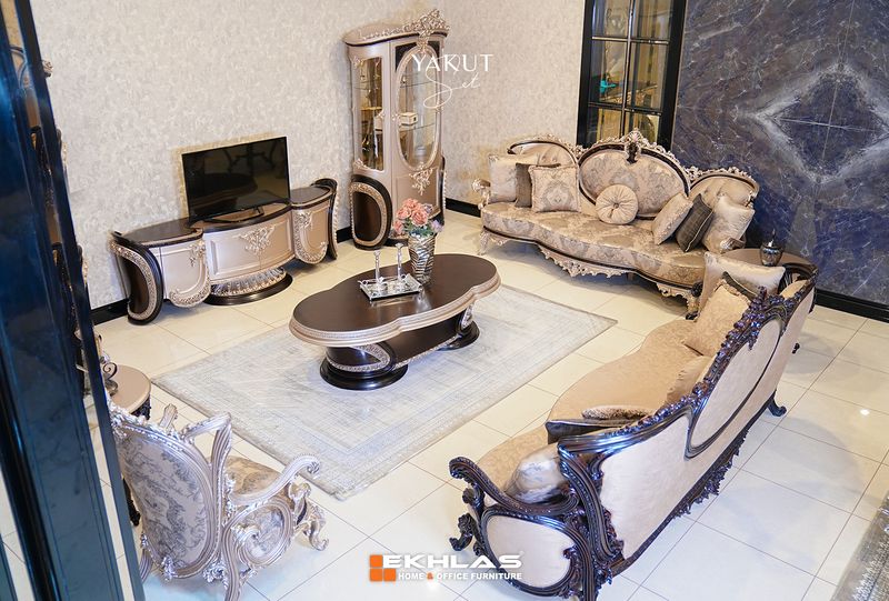 Yakut classic sofa