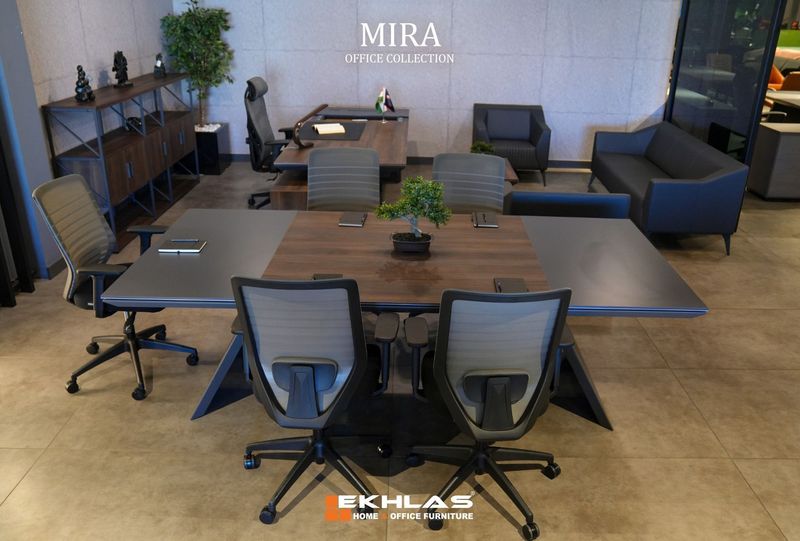 Mira meeting table