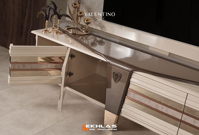 Valentino Tv table