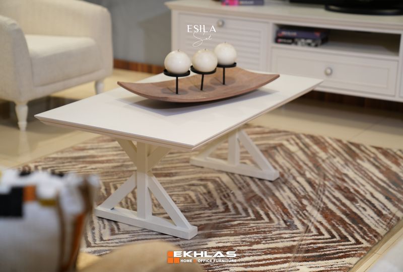 Esila middle table