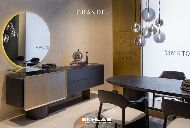 Grand dining set