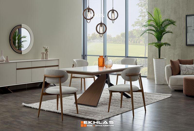 Moon dinning room