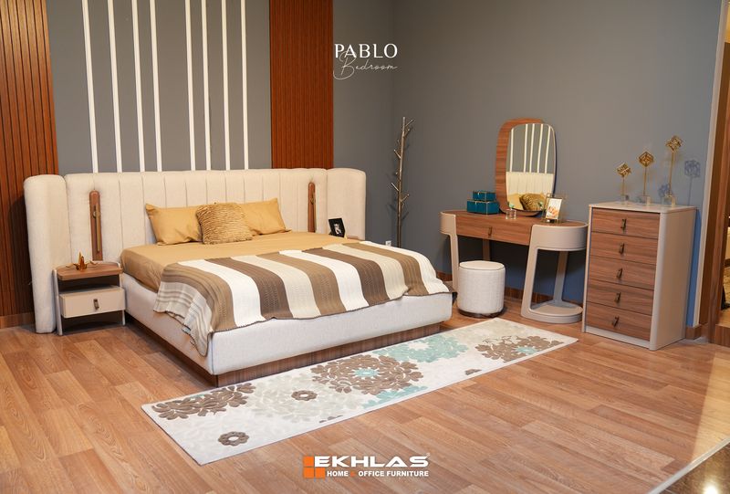 Pablo bedroom