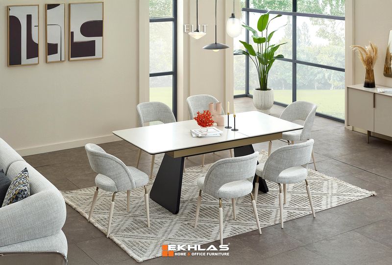 Elit dinning room