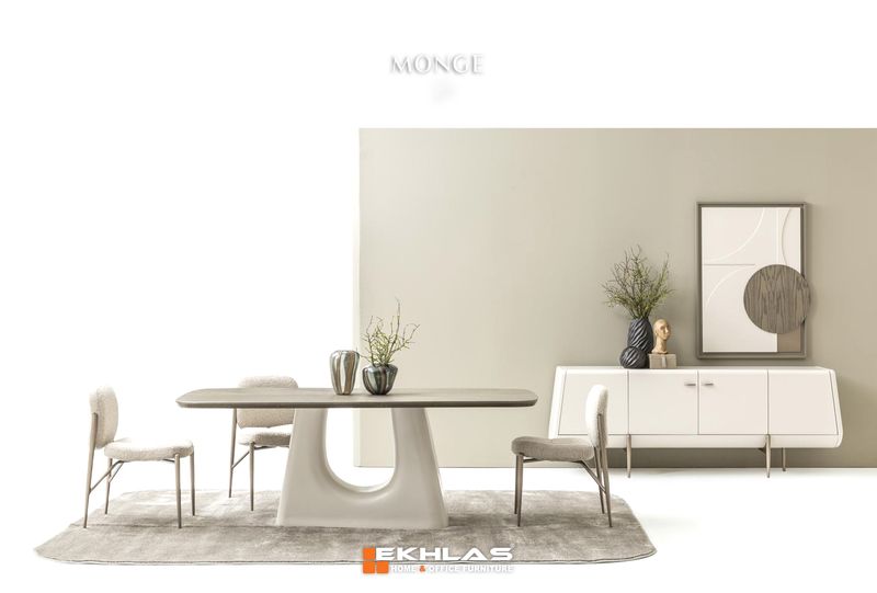 Monge dining room