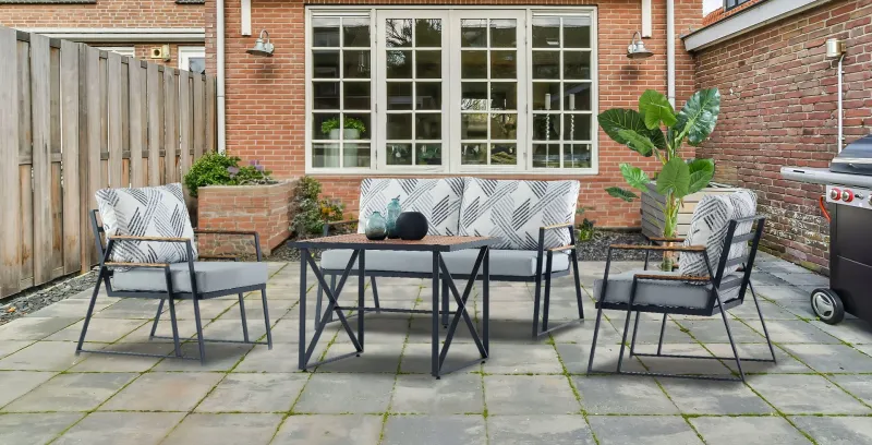 Dora outdoor sofa