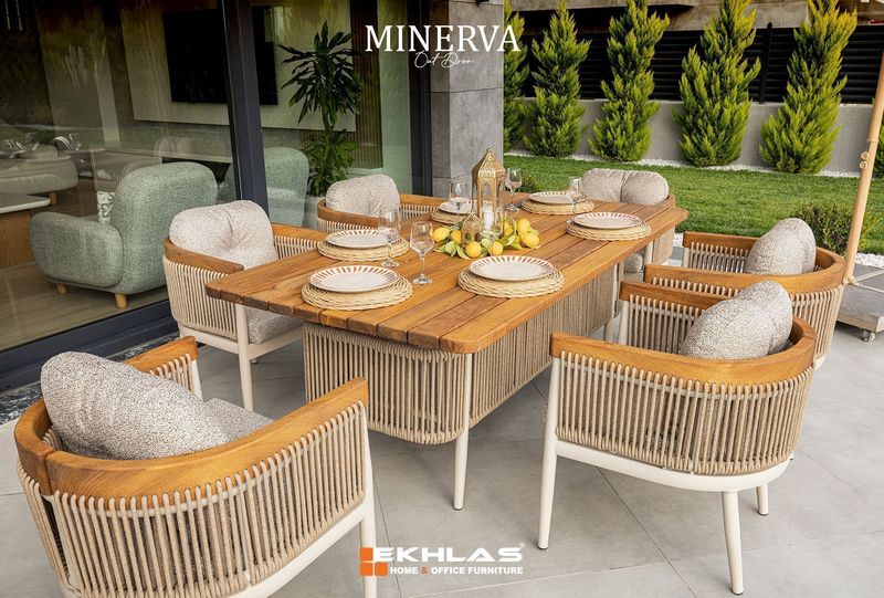 Minerva outdoor dining set