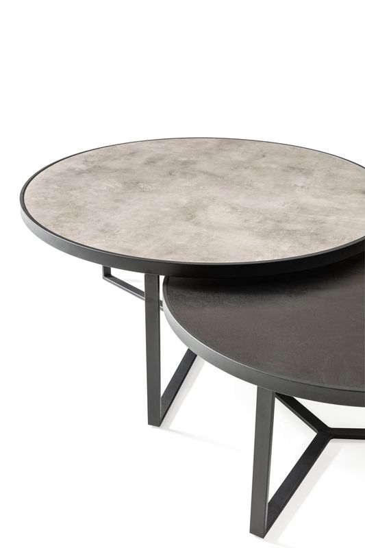 Mercedes middle table