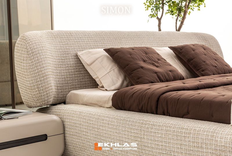 Simon bedroom