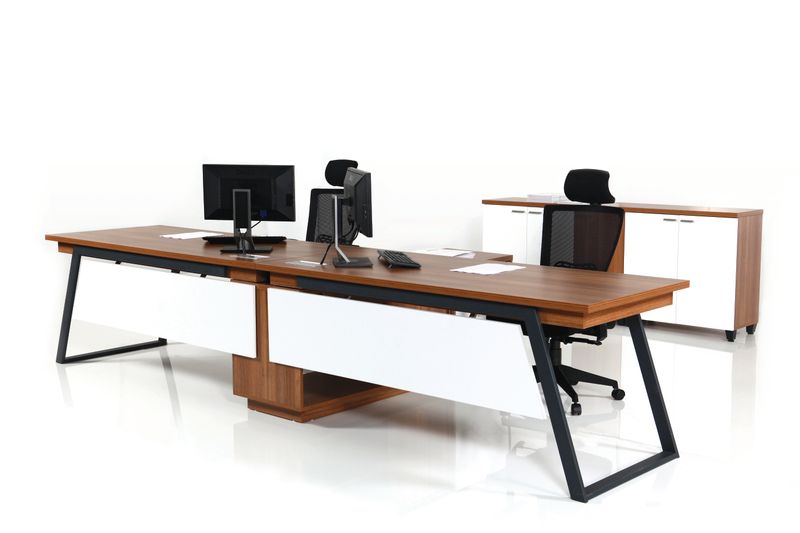 Flat workstation