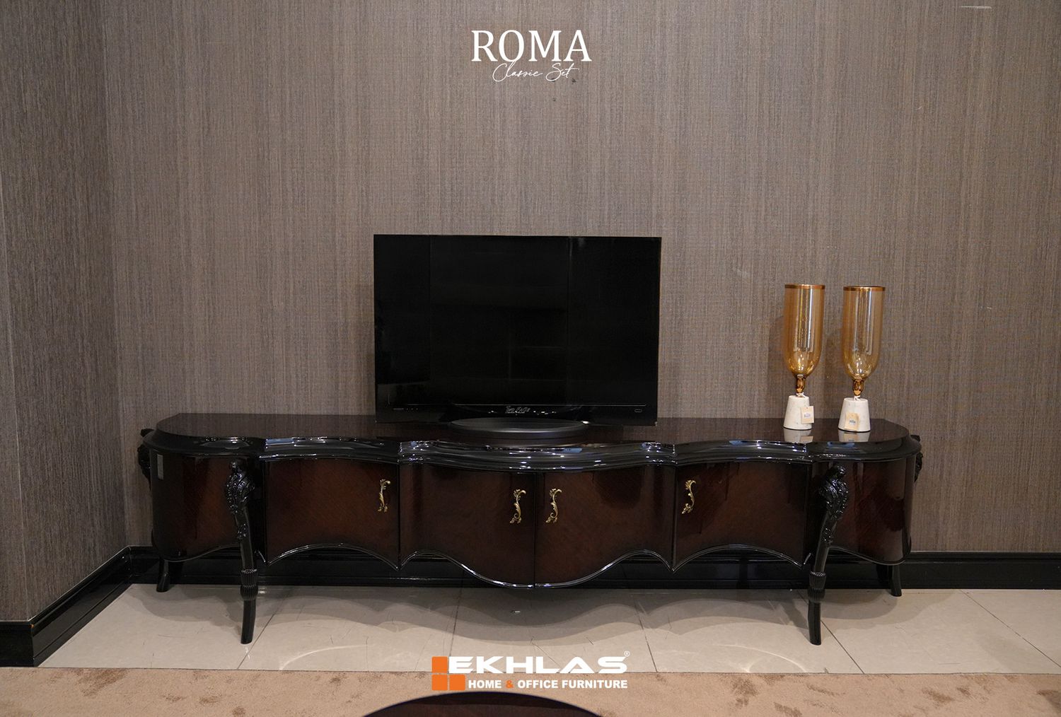 Roma TV table