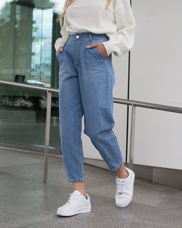SLOUCHY CANDE