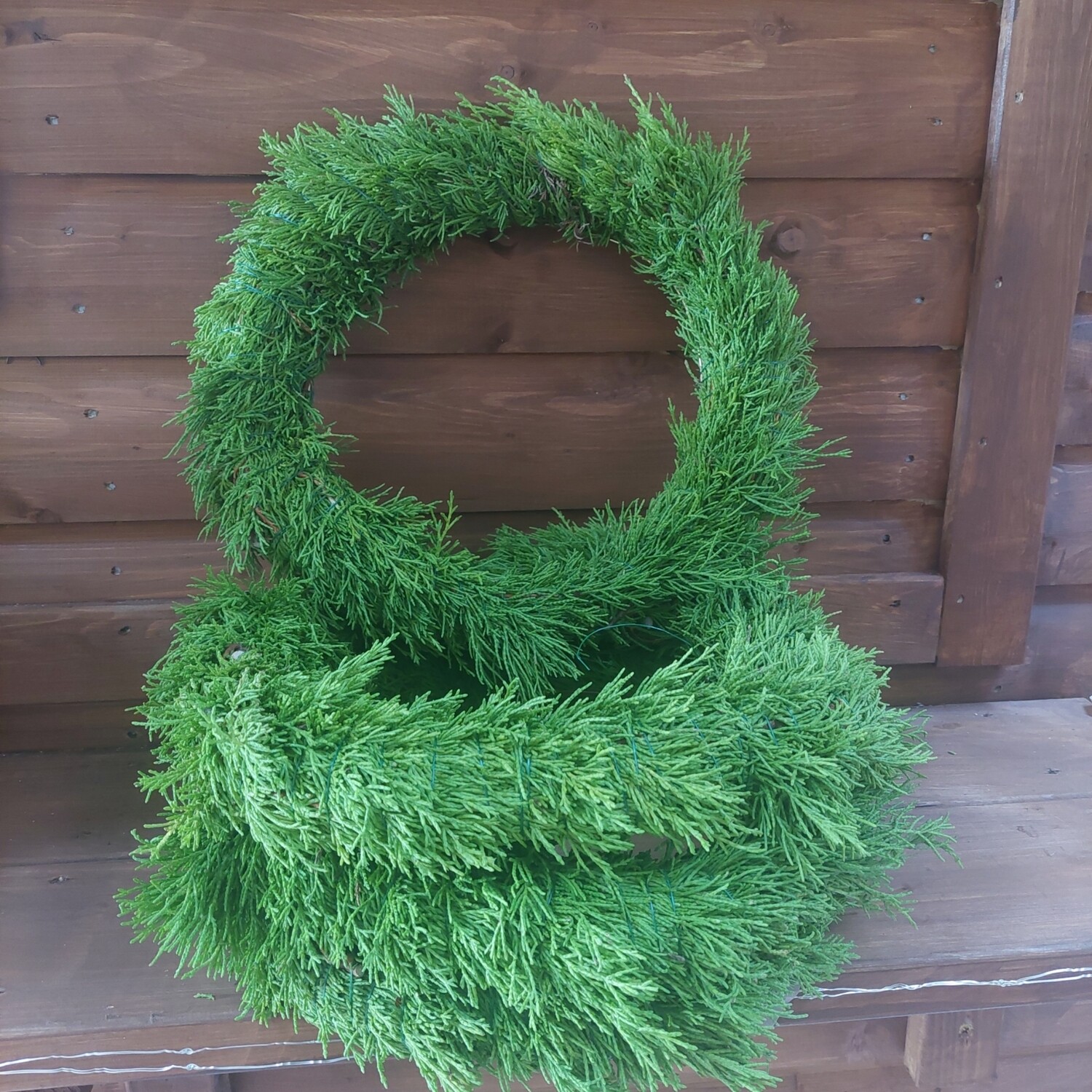 Fresh Wreath Base 16"
