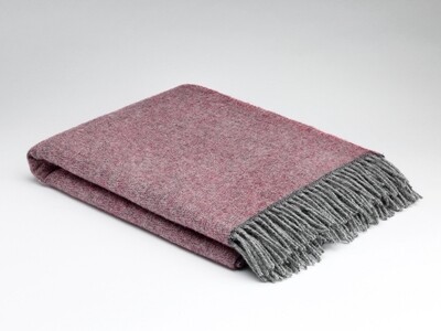 McNutt Home Cosy Rose Throw