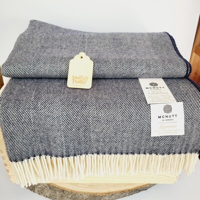 McNutt Lambswool Throw Supersoft Navy HB