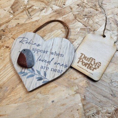 Pebble heart,Robins appear