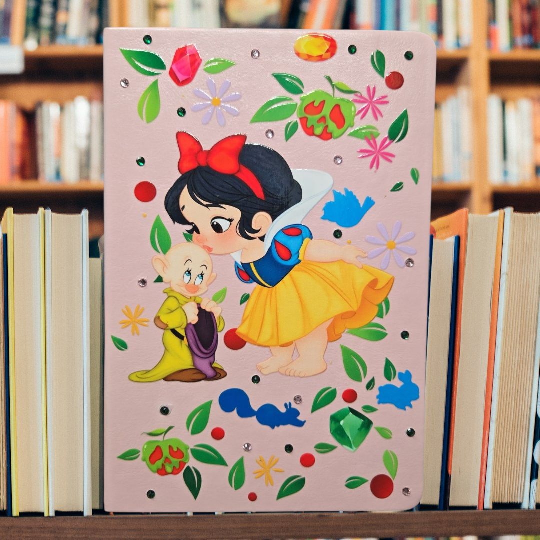 Snow white book