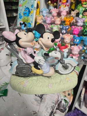Mickey/Minnie precious moments big piece!!!
