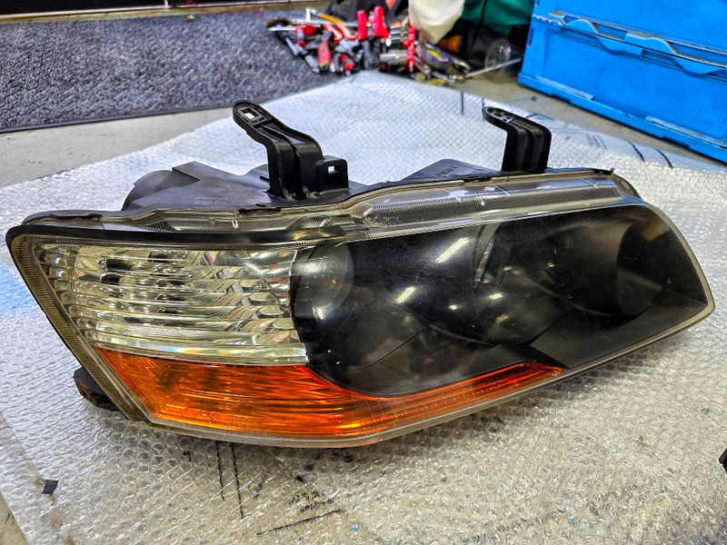 Mitsubishi Evo 8 MR headlight set