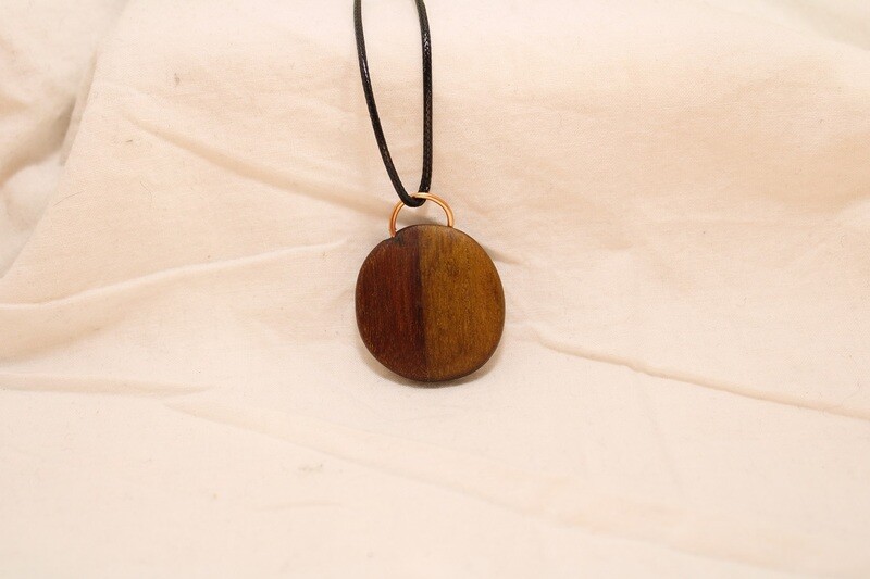 Pendentif LUCIDA en bois exotique