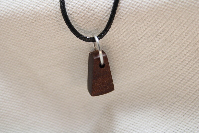Pendentif en bois exotique
