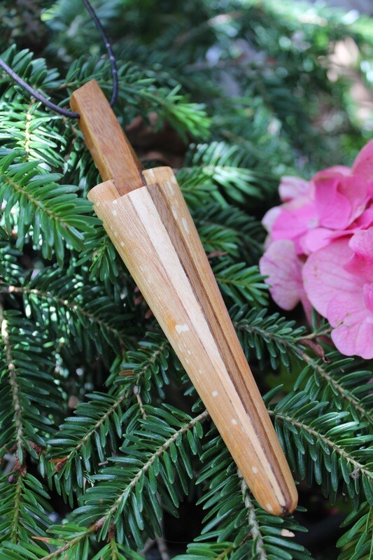Pendentif en noyer, chêne, bois exotique, aulne
