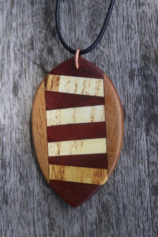 Pendentif CHARLY en acajou, mûrier et noyer