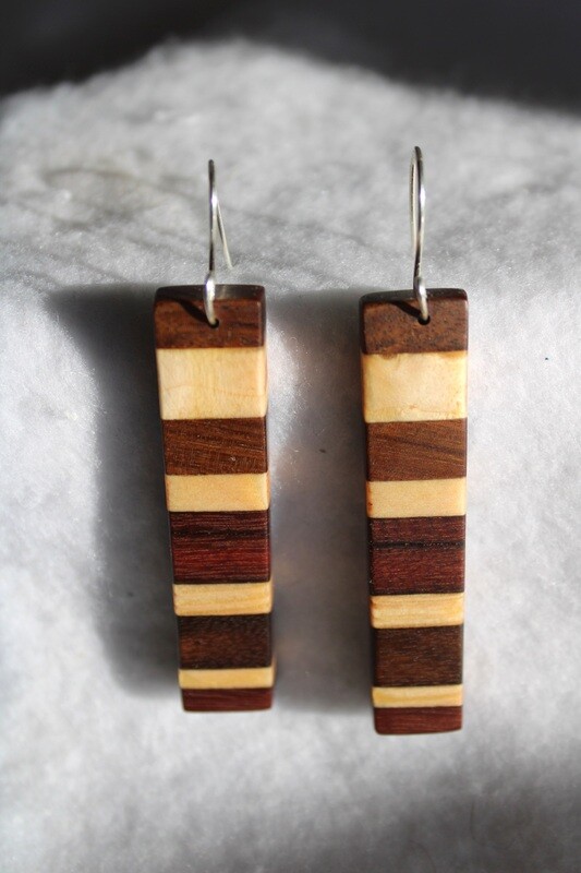 Boucles d'oreilles ORIA en acajou & pin doré & bois exotique