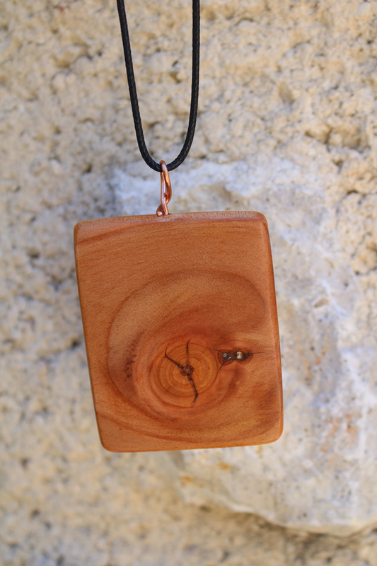 Pendentif EIZO en pin douglas