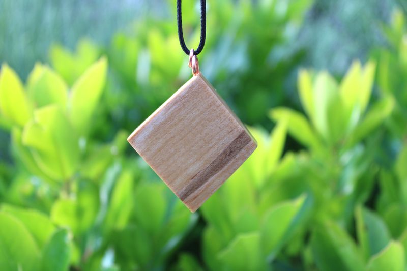Pendentif AKARI en frêne