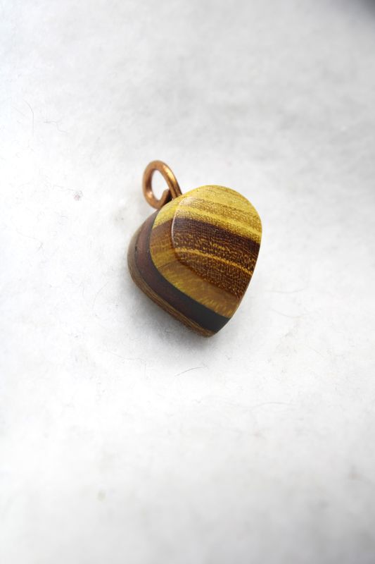 Pendentif ELARA en oranger des osages, acajou et noyer
