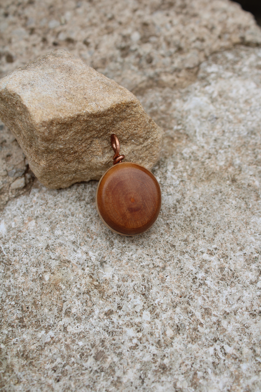 Pendentif Himalia en cerisier et platane